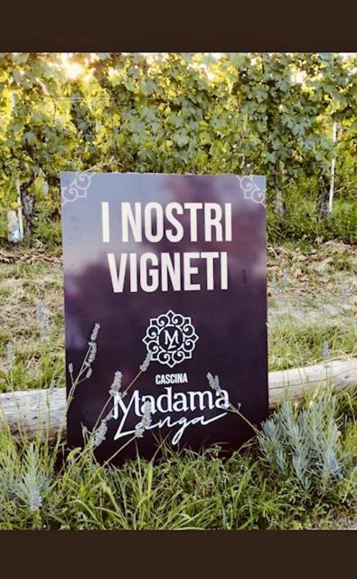 Madama Langa Country House Con Piscina Nelle Vigne Montelupo Albese Eksteriør bilde