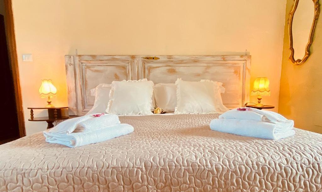 Madama Langa Country House Con Piscina Nelle Vigne Montelupo Albese Eksteriør bilde