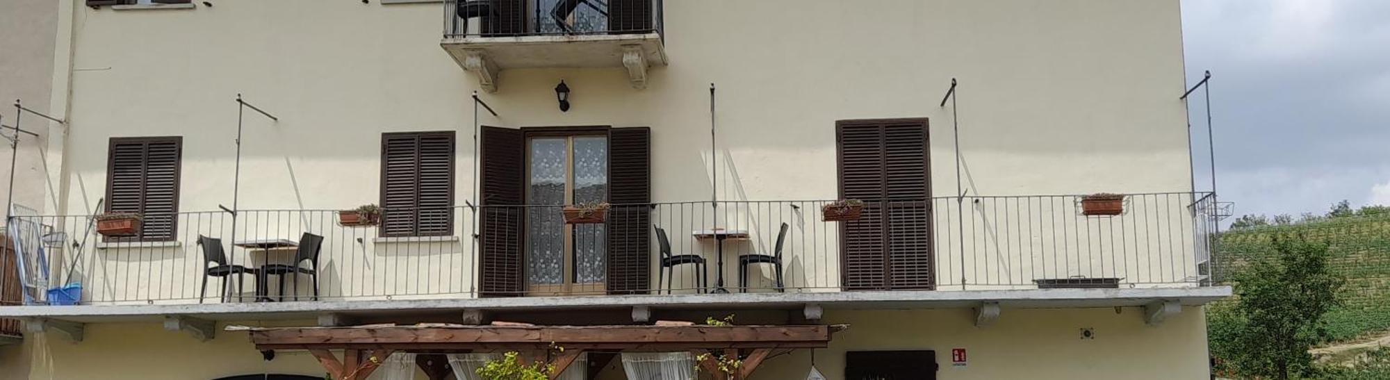 Madama Langa Country House Con Piscina Nelle Vigne Montelupo Albese Eksteriør bilde